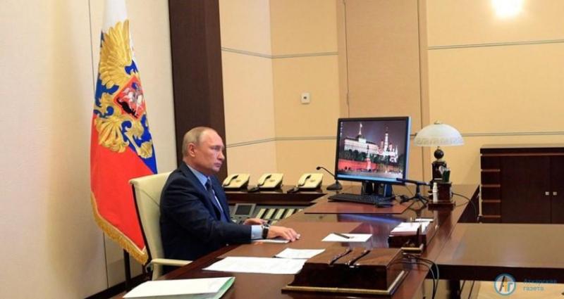 Путин продлил в России нерабочие дни до 12 мая
