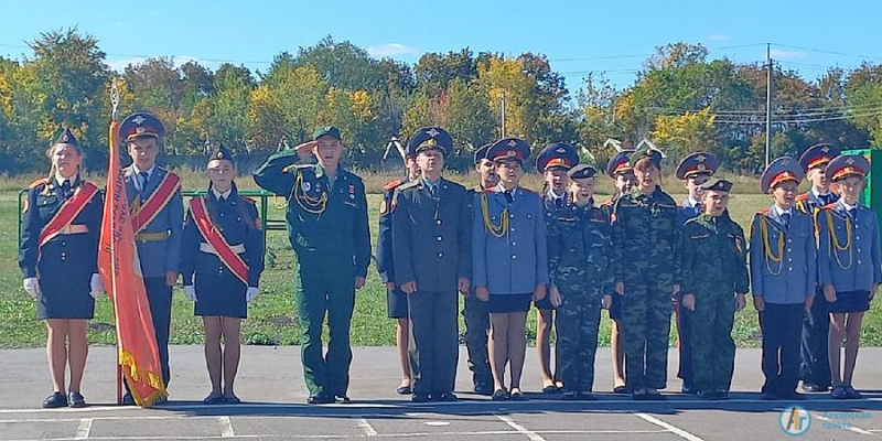 Ряды волонтерской роты "Боевого братства" пополнили три школьницы