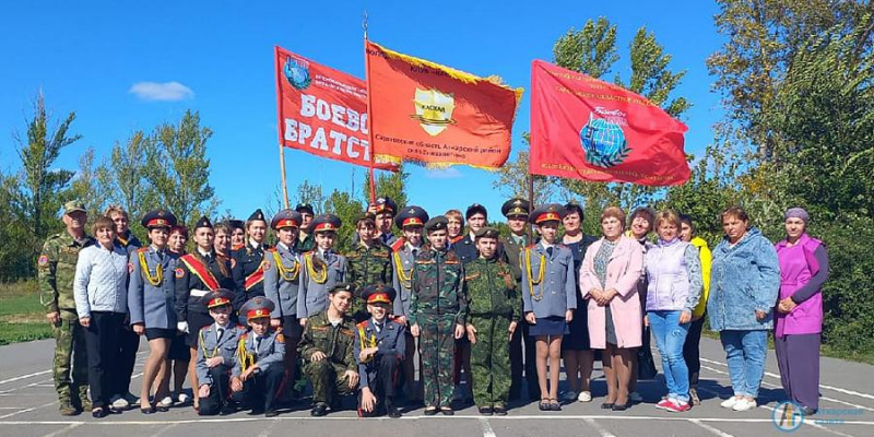 Ряды волонтерской роты "Боевого братства" пополнили три школьницы