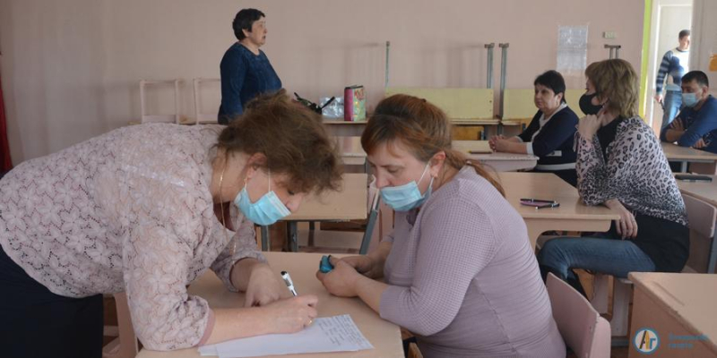 Родители будущих выпускников в Аткарске сдали ЕГЭ по русскому языку