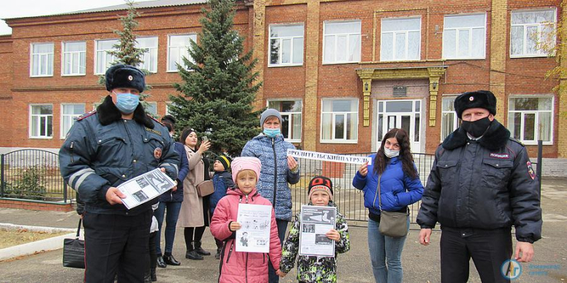 «Родительский патруль» и полицейские посчитали «ярких» детей 