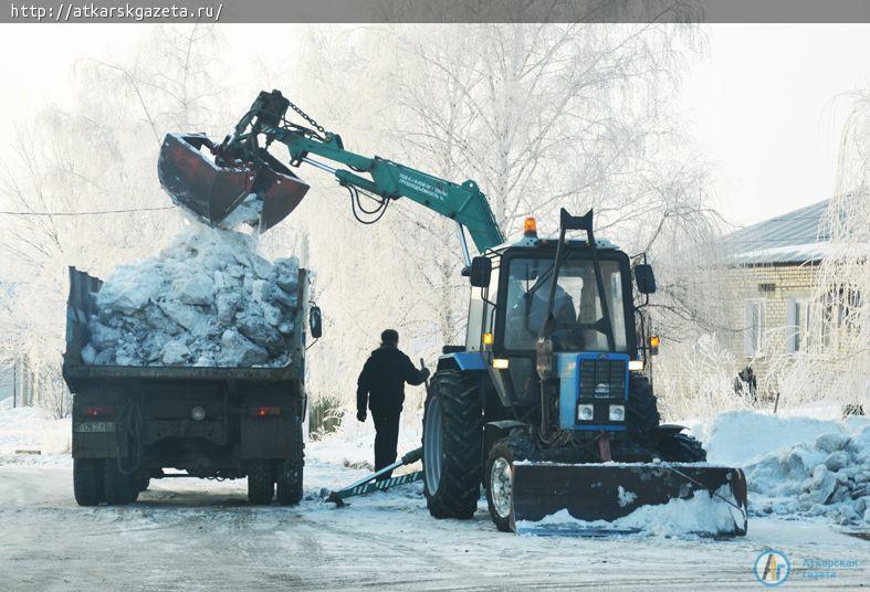 С городских улиц вывезли 600 тонн снега