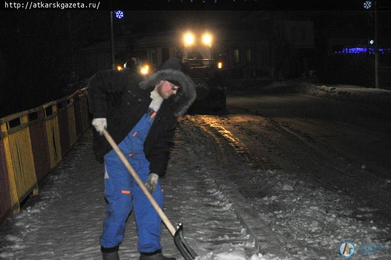 С городских улиц вывезли около 40 КамАЗов снега (ФОТО)