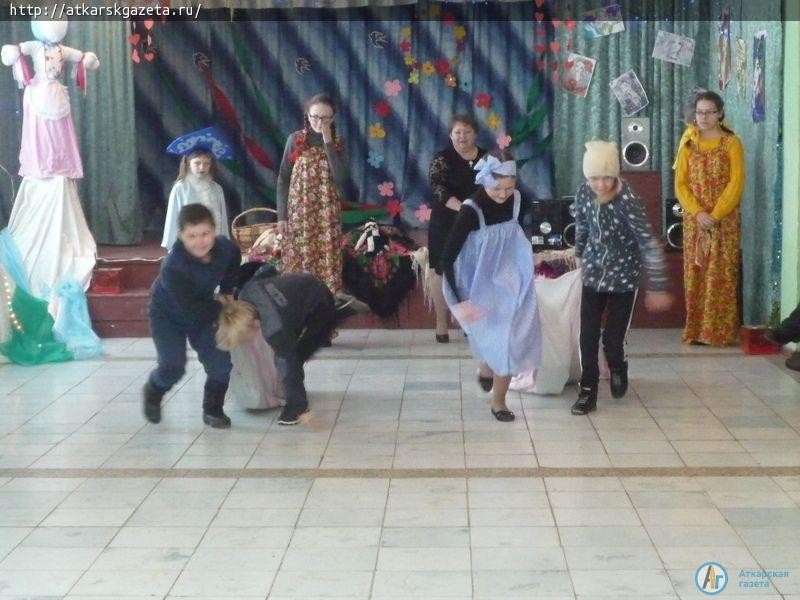 С Масленицей пришел Женский день