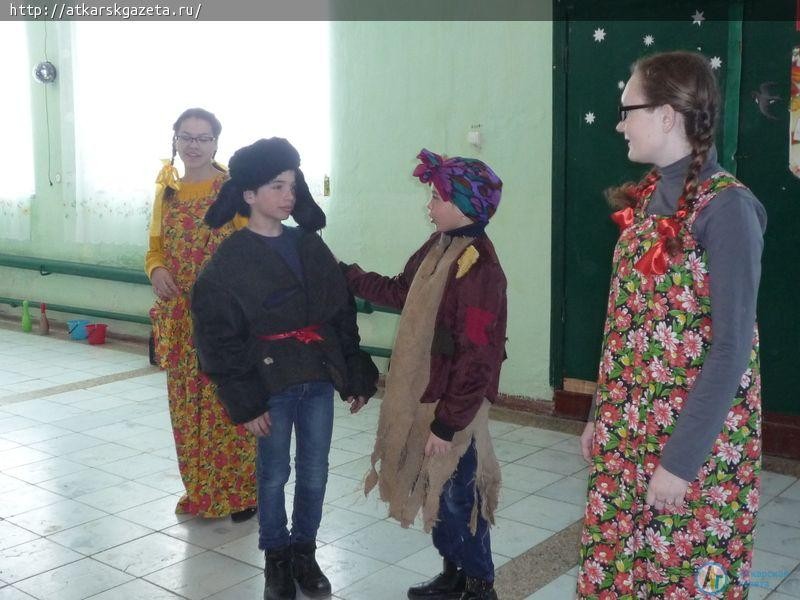 С Масленицей пришел Женский день