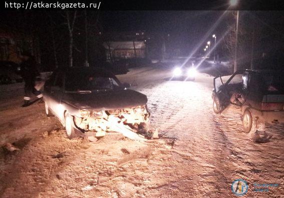 С места аварии водителя увезла "скорая помощь" (ФОТО)