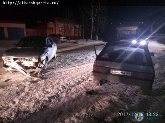 С места аварии водителя увезла "скорая помощь" (ФОТО)