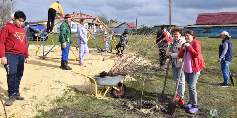 Сад памяти объединил жителей аткарского села