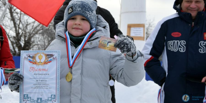 Самым быстрым конькобежцам вручили абонементы на каток