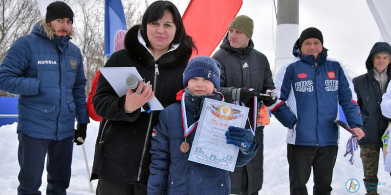 Самым быстрым конькобежцам вручили абонементы на каток