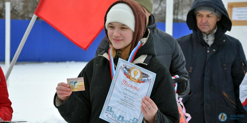 Самым быстрым конькобежцам вручили абонементы на каток