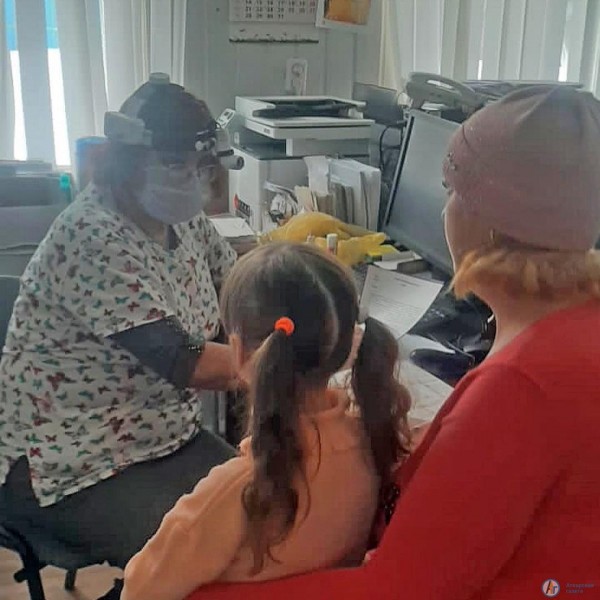 Саратовские врачи осмотрели детей в селе Озерное