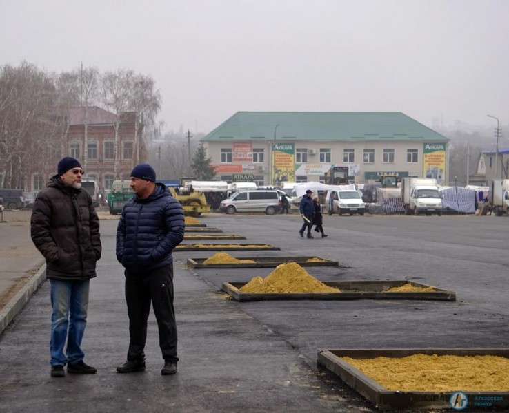 Саратовский министр заинтересовался лавочками на бульваре Вали Макеевой