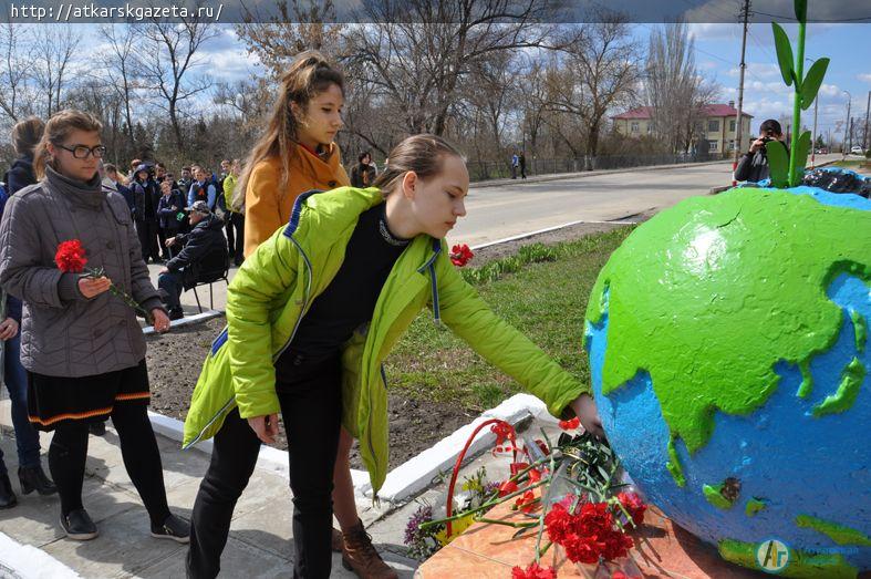 Сегодня аткарчане почтили память жертв Чернобыльской катастрофы (ФОТО)