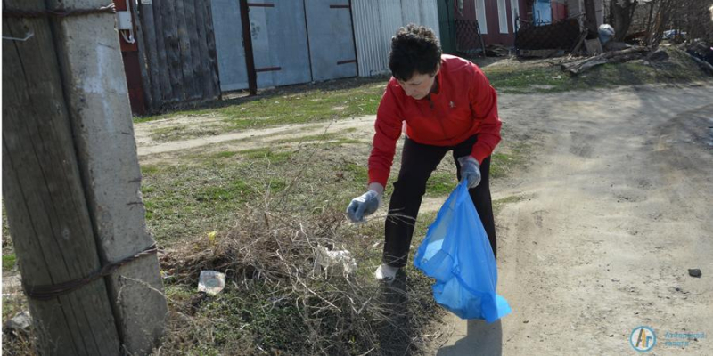 Сегодня аткарчане вышли на первый весенний субботник