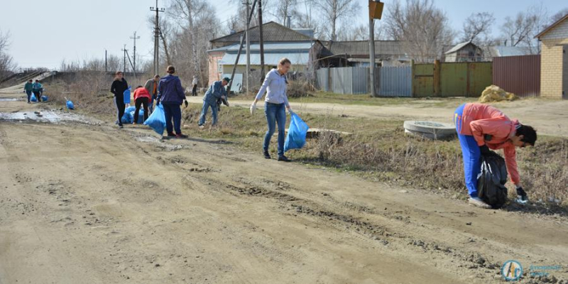 Сегодня аткарчане вышли на первый весенний субботник