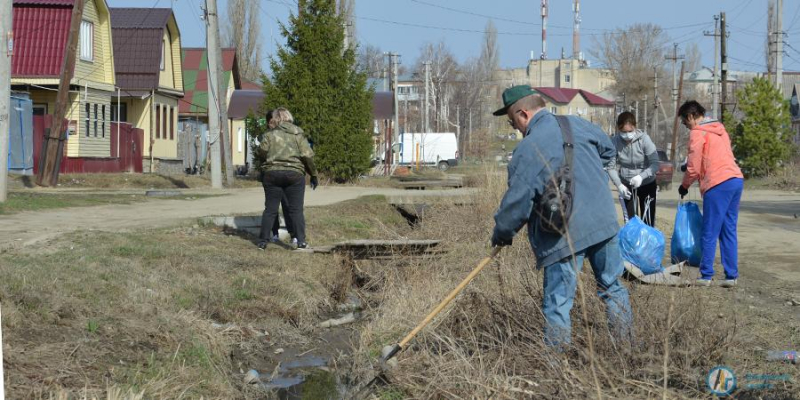 Сегодня аткарчане вышли на первый весенний субботник