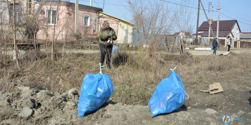 Сегодня аткарчане вышли на первый весенний субботник