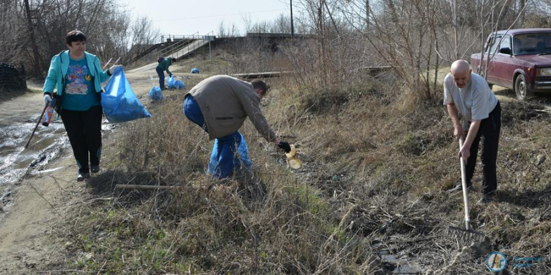 Сегодня аткарчане вышли на первый весенний субботник