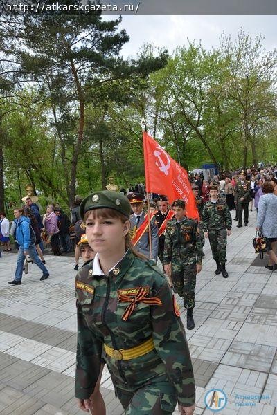 Сегодня Аткарск оделся в солдатские пилотки (ФОТО)