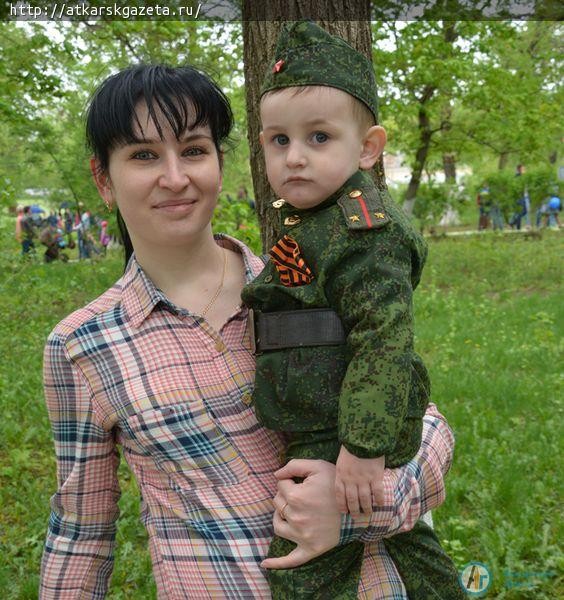 Сегодня Аткарск оделся в солдатские пилотки (ФОТО)