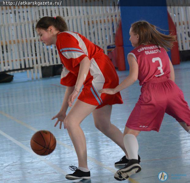 Сегодня Аткарск принимает участников Чемпионата школьной баскетбольной лиги