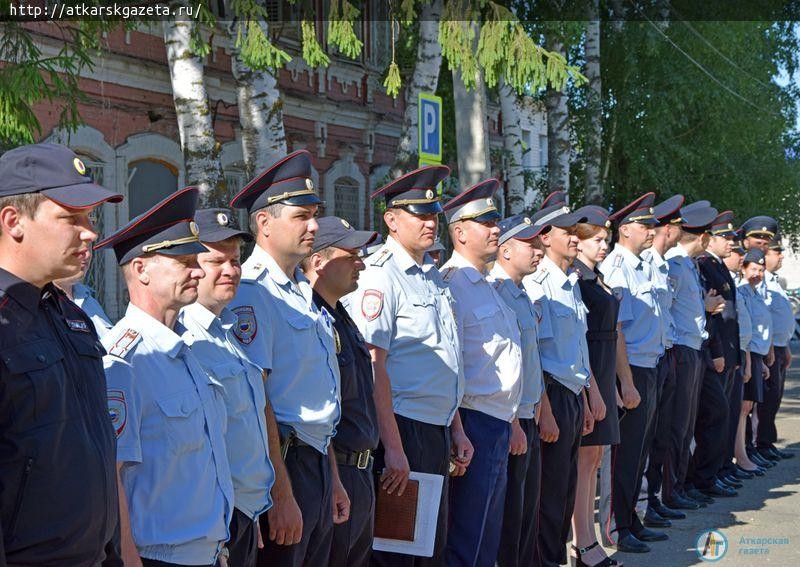 Сегодня двое полицейских поклялись в верности Российской Федерации и ее народу