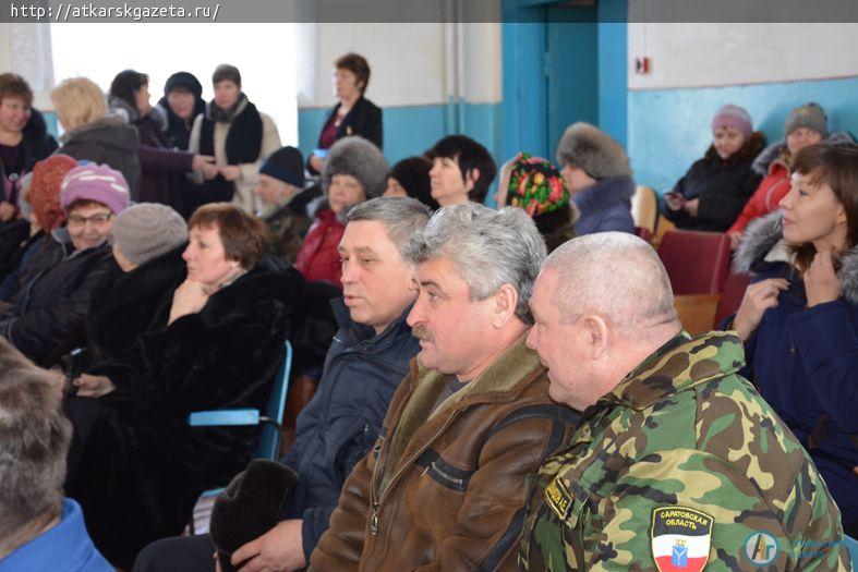 Сегодня глава района Виктор ЕЛИН встретился с жителями села Озерное (ФОТО)