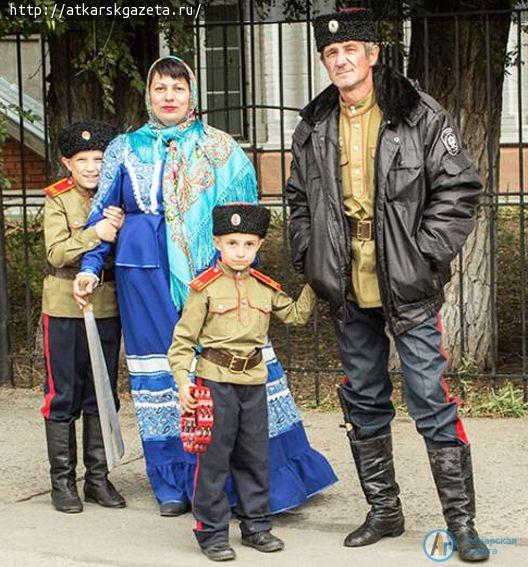 Сегодня на казачьем фестивале в Энгельсе зажигали аткарчане