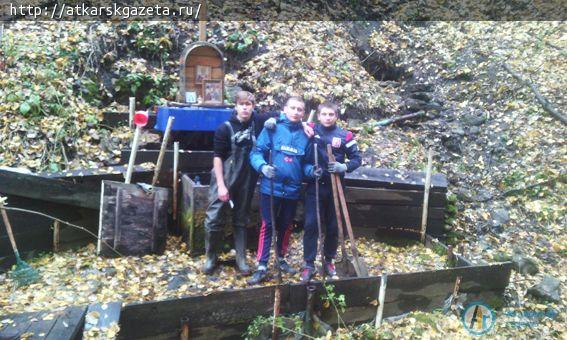 Сегодня на Николаевском роднике прошел субботник (ФОТО)