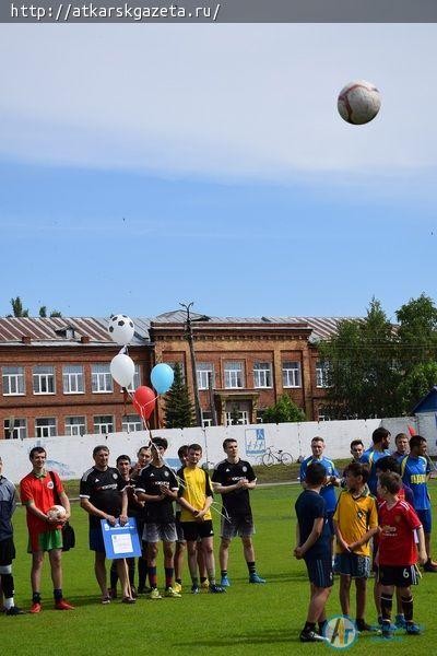 Сегодня на стадионе "Локомотив" состоялось открытие футбольного сезона (ФОТО)