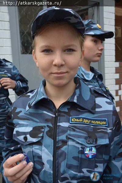 Сегодня начальник райотдела МВД вручил удостоверения юных полицейских 10 ученикам школы №8 (ФОТО)