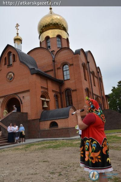 Сегодня Петропавловский храм отмечает престольный праздник (ФОТО)