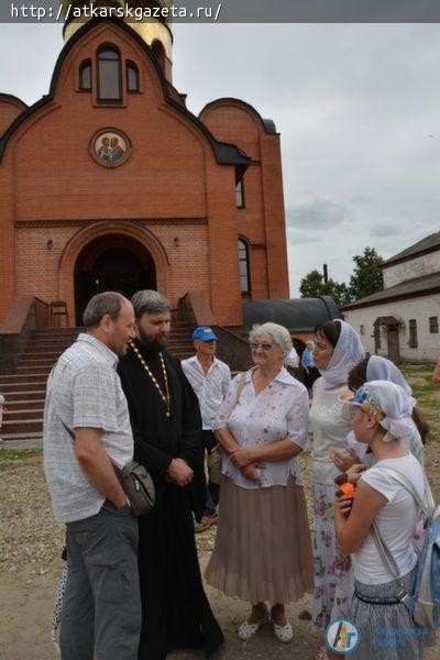 Сегодня Петропавловский храм отмечает престольный праздник (ФОТО)
