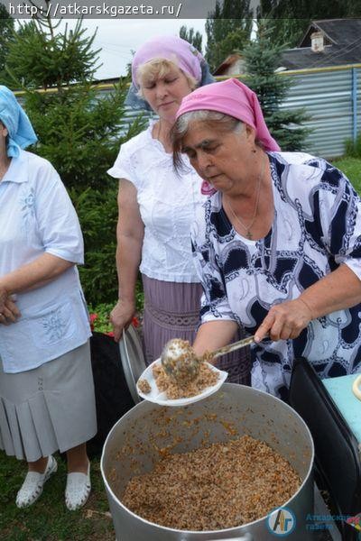 Сегодня Петропавловский храм отмечает престольный праздник (ФОТО)