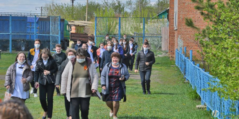 Школьникам показали военную технику изнутри