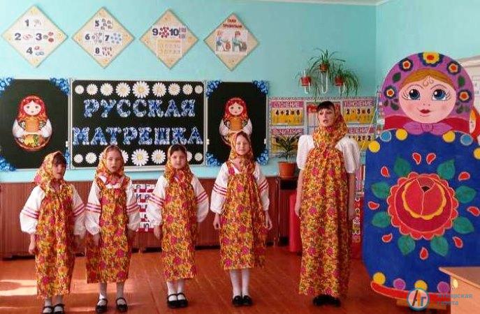 Школьный фестиваль "Радуга национальных культур" прошел в Аткарске