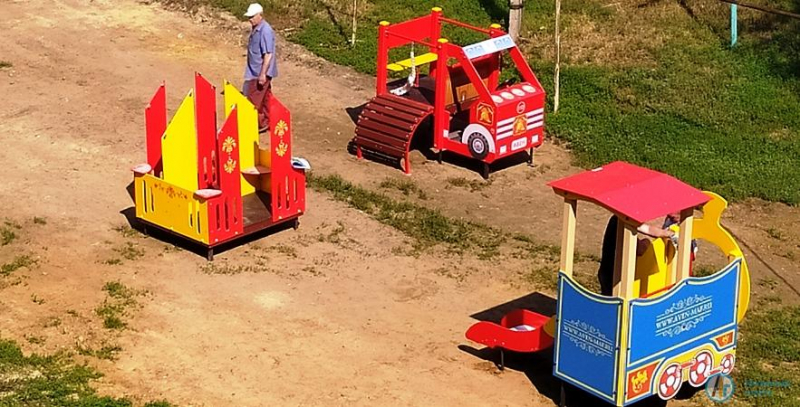 Сказочный детский городок вырастает в центре Аткарска