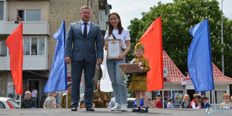 Сотни аткарчан встречали на вокзале ретро-поезд Победы