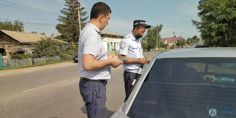 Среди автомобилистов нашли трех налоговых должников