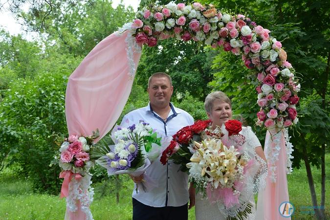 Супруги Захарченко в городском парке отметили серебряную свадьбу