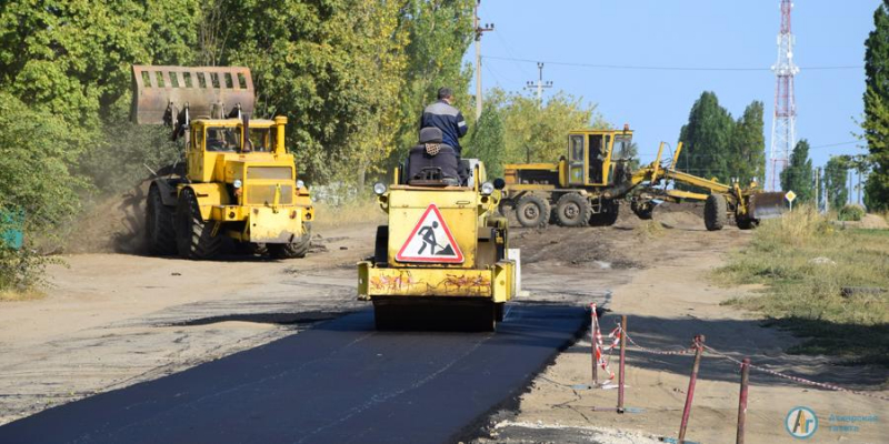 Транзитный коридор. Асфальт на Лермонтова укладывают в два слоя