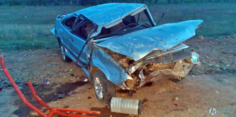 У Дома престарелых пьяный саратовец разбил машину и попал в больницу