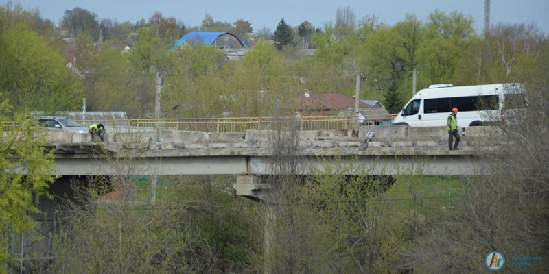 У моста через Аткару установили светофоры 