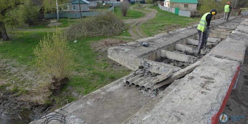 У моста через Аткару установили светофоры 