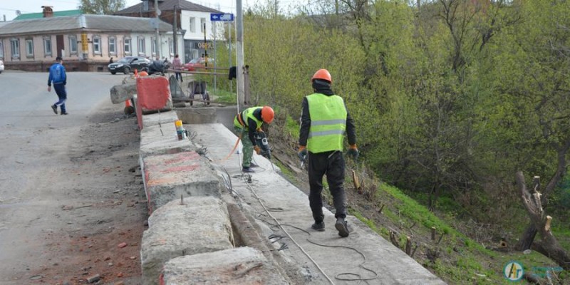 У моста через Аткару установили светофоры 