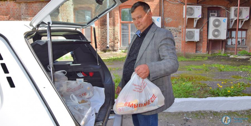 В Аткарск привезли 230 продуктовых наборов для нуждающихся пенсионеров
