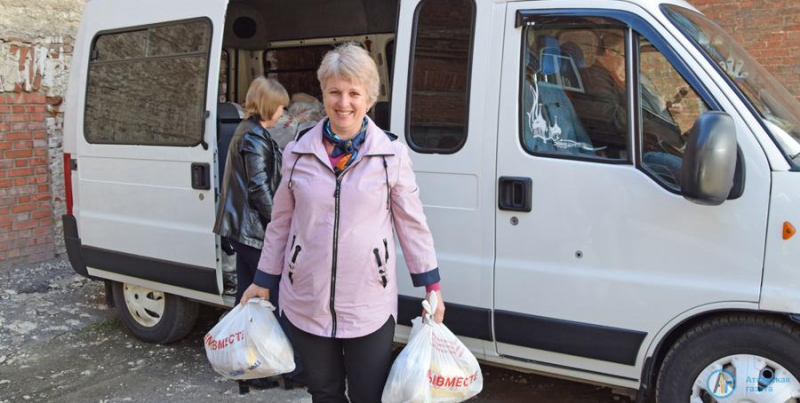 В Аткарск привезли 230 продуктовых наборов для нуждающихся пенсионеров