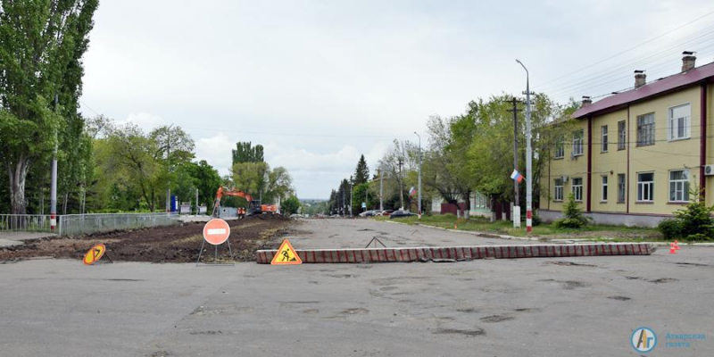 В Аткарске частично перекрыли движение на центральной улице