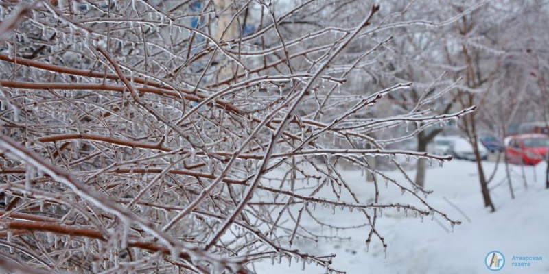 В Аткарске ледяной дождь повредил линии электропередач